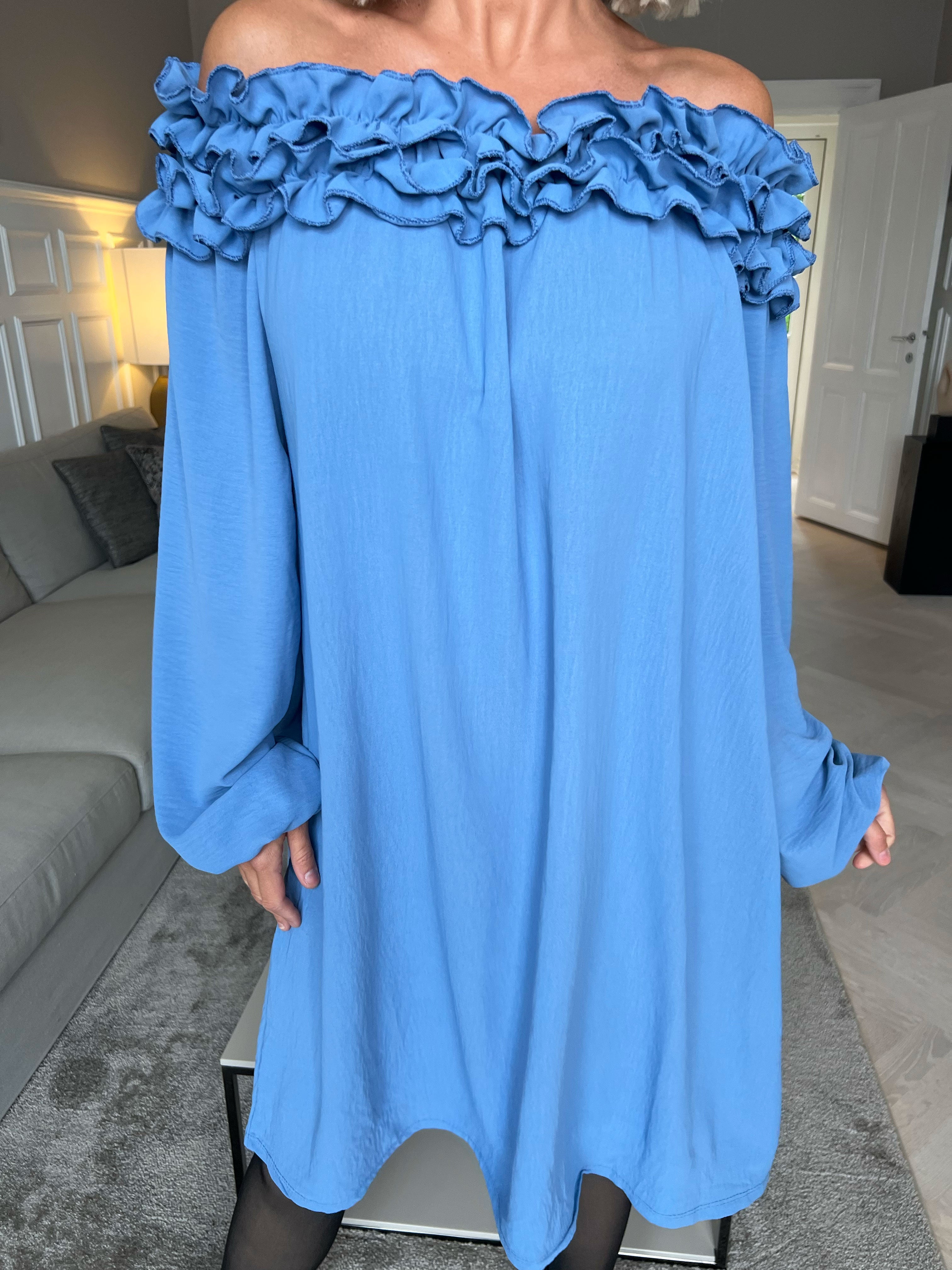 Chili Dress - Kjole med lange ærmer og flæser i udskæringen